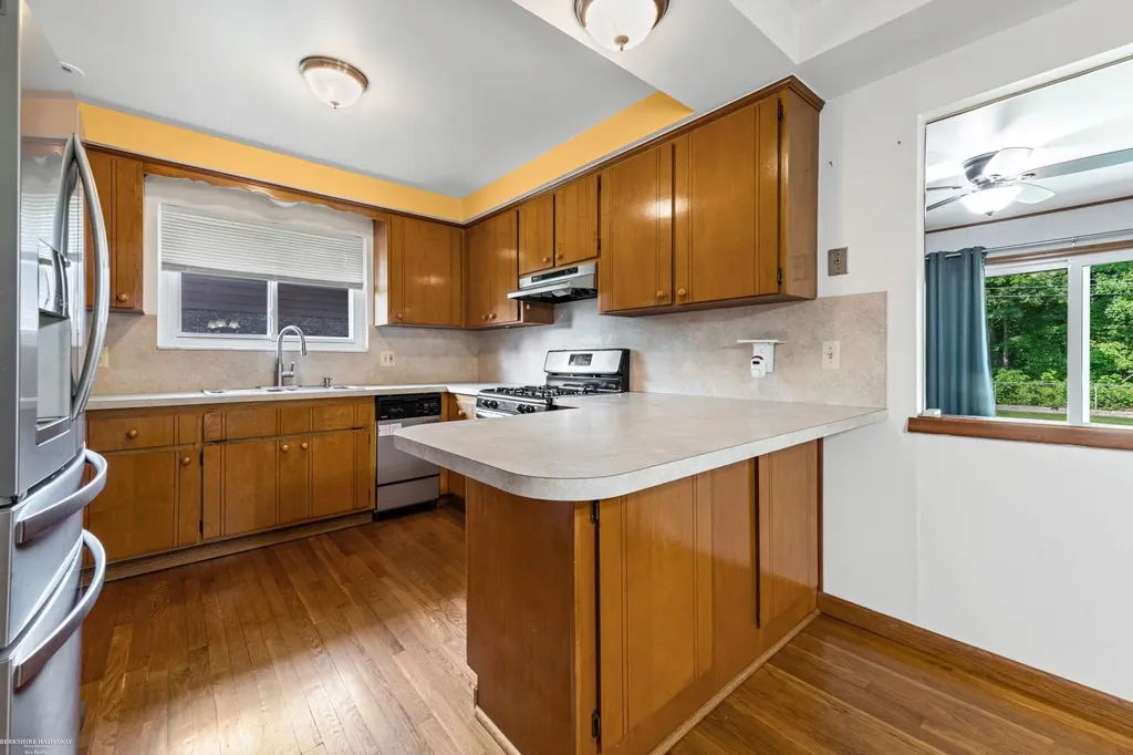 50731 W Shamrock Street Chesterfield Township MI 48047