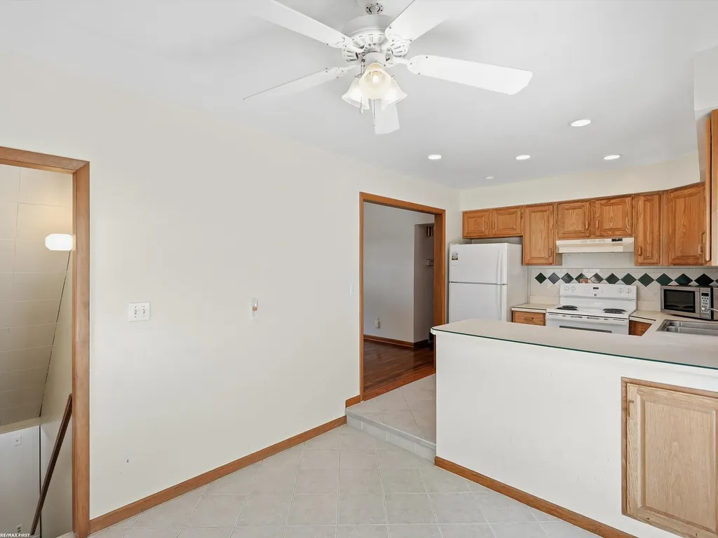 10994 Lesure Drive Sterling Heights City MI 48312
