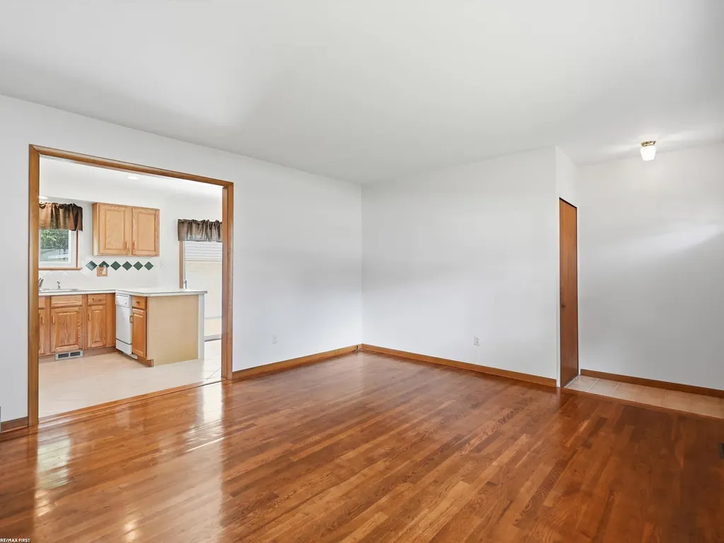 10994 Lesure Drive Sterling Heights City MI 48312