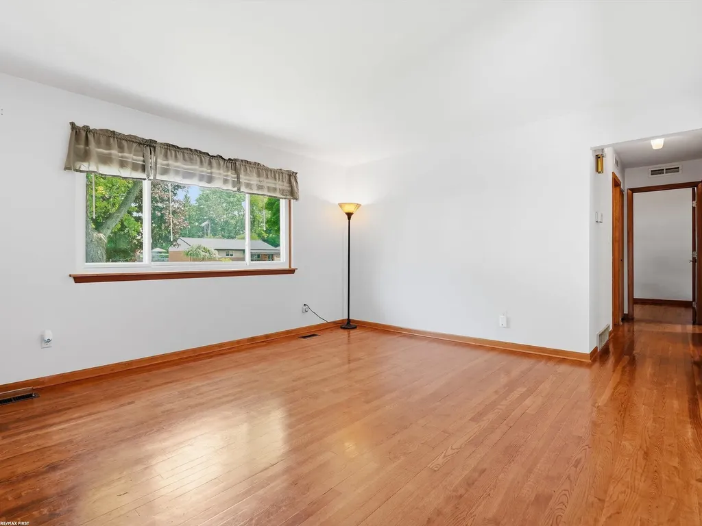 10994 Lesure Drive Sterling Heights City MI 48312