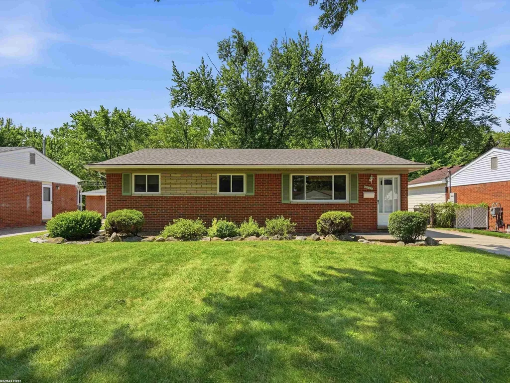10994 Lesure Drive Sterling Heights City MI 48312