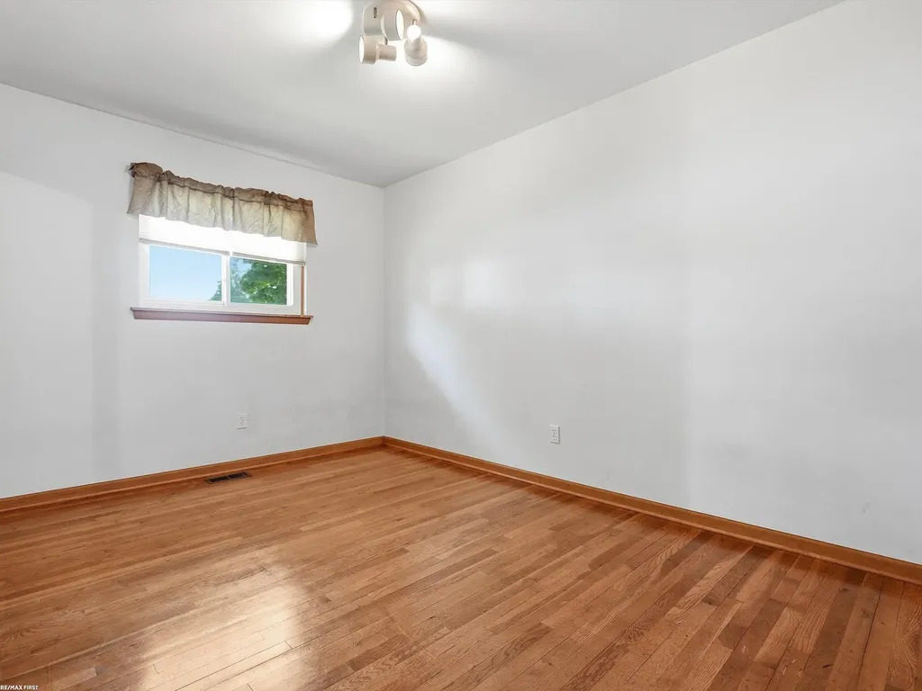 10994 Lesure Drive Sterling Heights City MI 48312