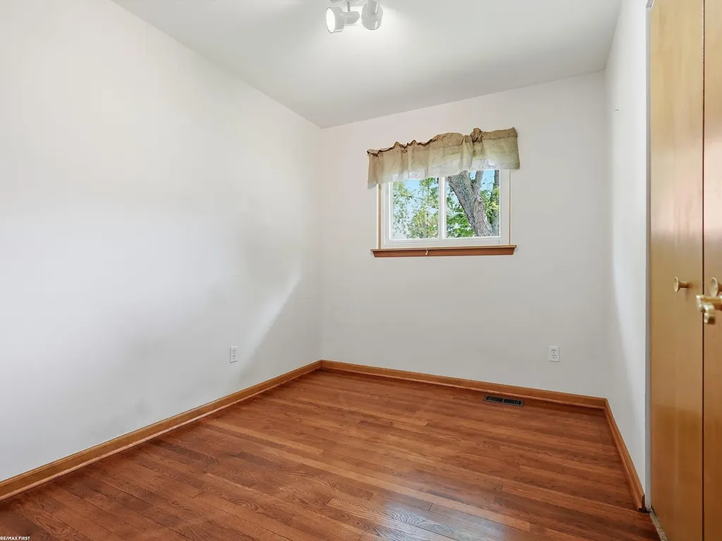 10994 Lesure Drive Sterling Heights City MI 48312