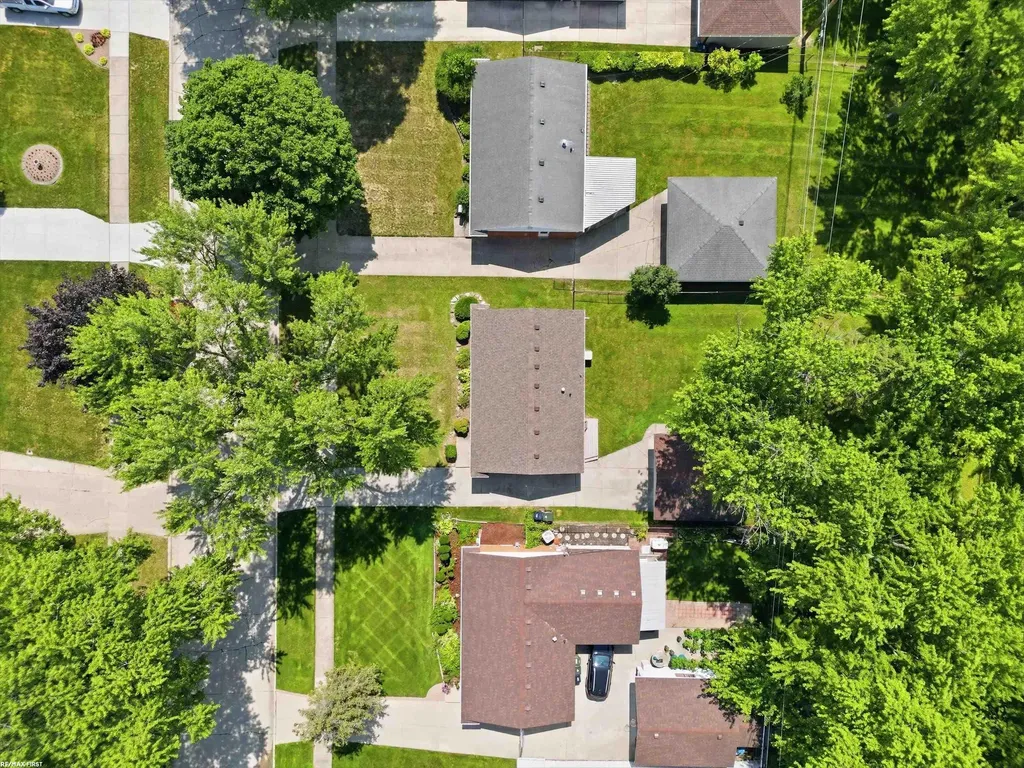 10994 Lesure Drive Sterling Heights City MI 48312