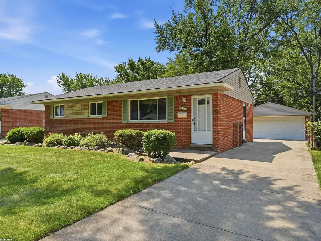 10994 Lesure Drive Sterling Heights City MI 48312