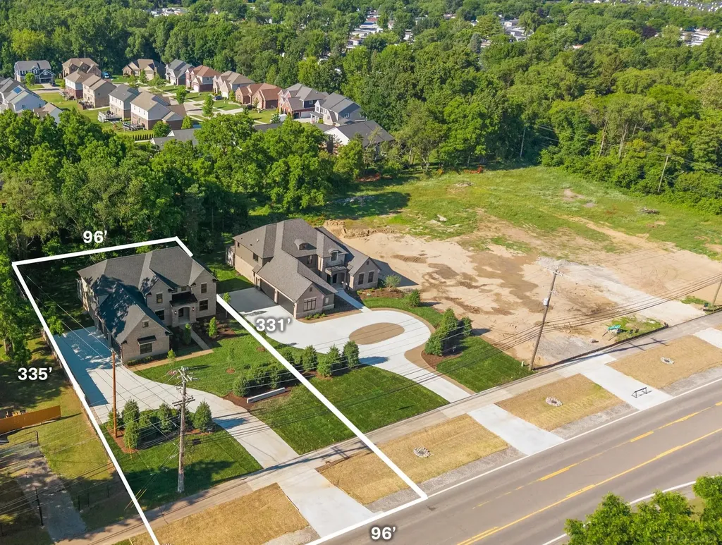 1051 E Avon Road Rochester Hills City MI 48307