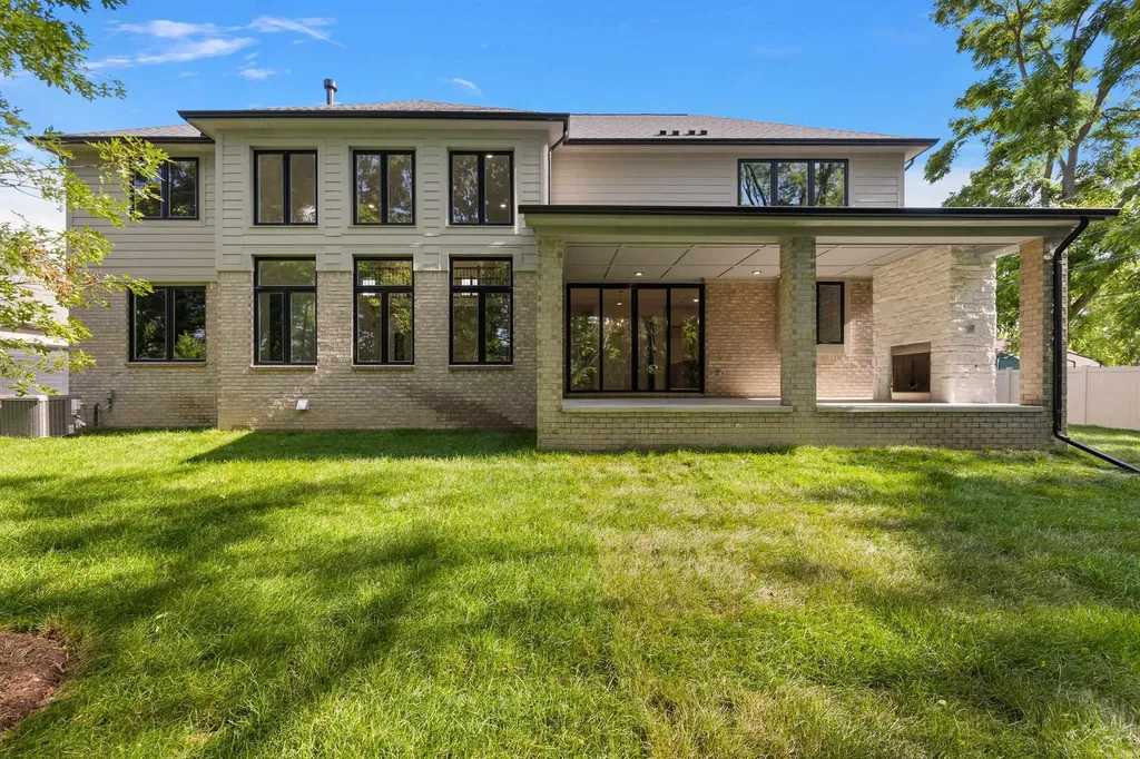 1051 E Avon Road Rochester Hills City MI 48307