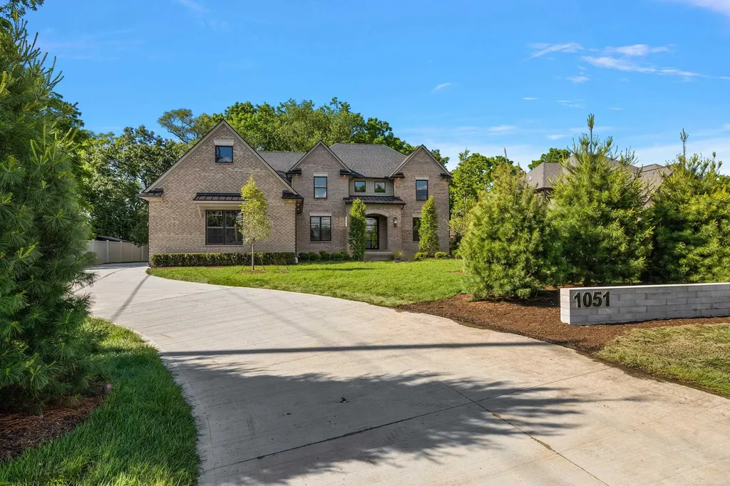 1051 E Avon Road Rochester Hills City MI 48307