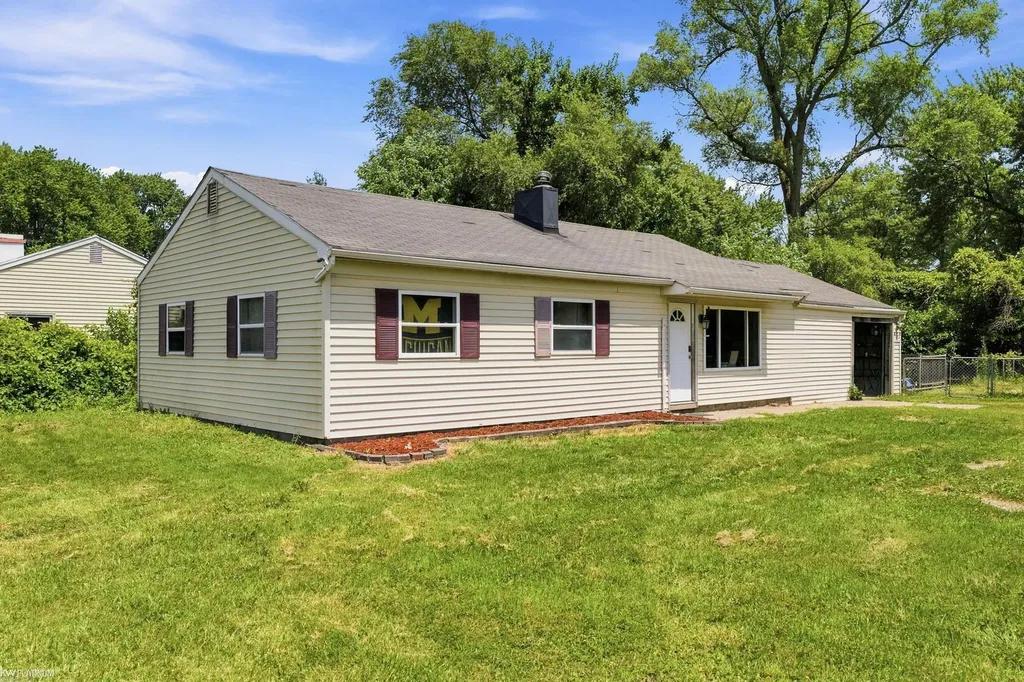 20821 Melborn Street Clinton Charter Township MI 48036