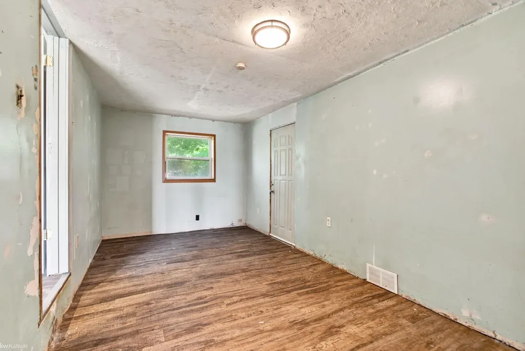 20821 Melborn Street Clinton Charter Township MI 48036
