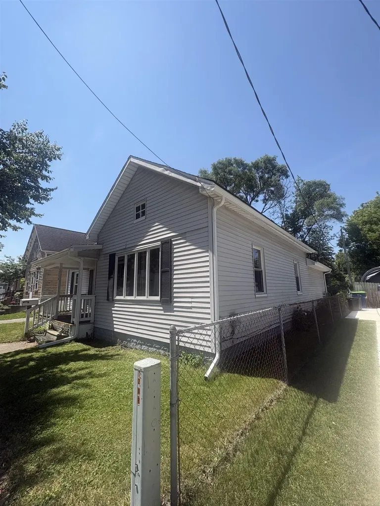 1210 S Monroe Street Bay City City MI 48708