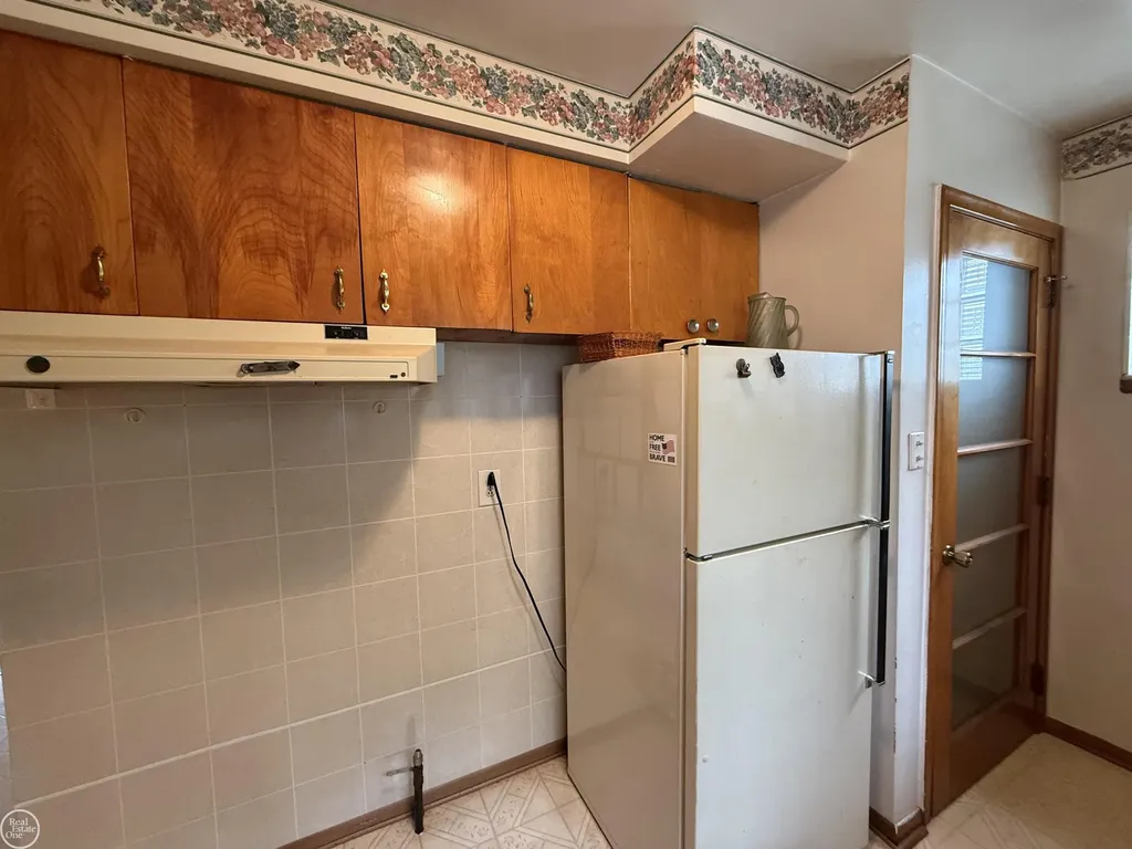 13490 Brainwood Street Warren City MI 48089
