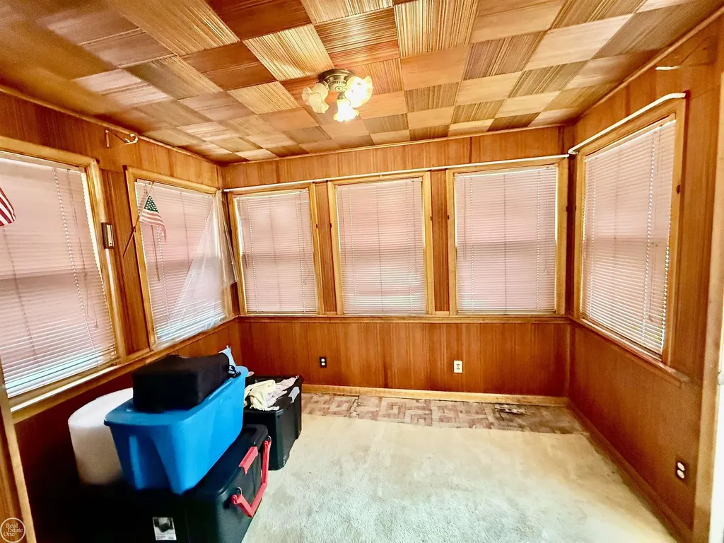 13490 Brainwood Street Warren City MI 48089