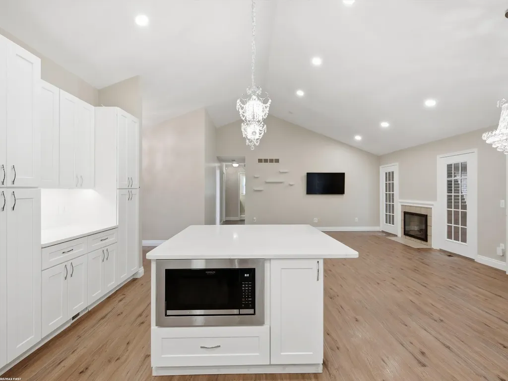3436 Vardon Drive Rochester Hills City MI 48307