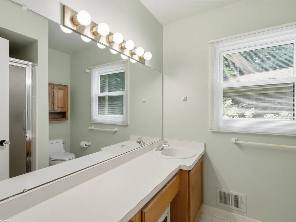 3436 Vardon Drive Rochester Hills City MI 48307