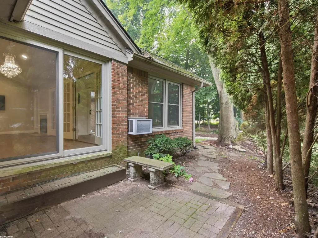 3436 Vardon Drive Rochester Hills City MI 48307
