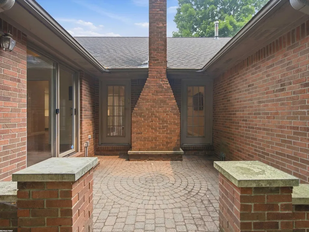 3436 Vardon Drive Rochester Hills City MI 48307