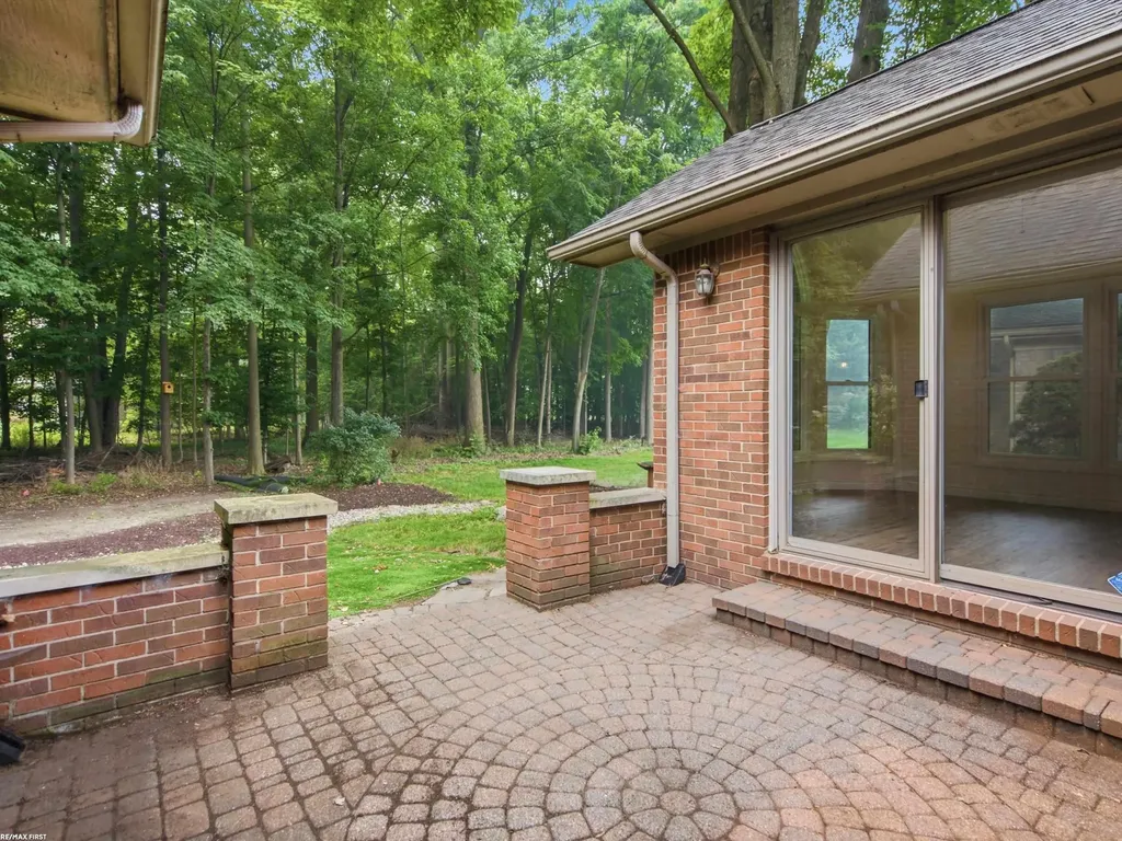 3436 Vardon Drive Rochester Hills City MI 48307