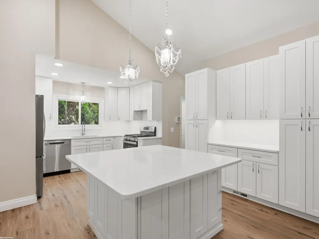 3436 Vardon Drive Rochester Hills City MI 48307
