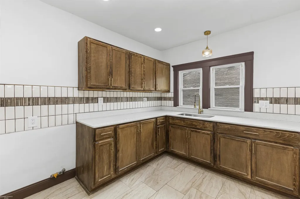 5392 Seebaldt Street Wayne City MI 48204