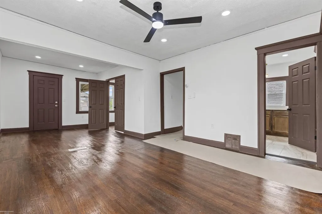 5392 Seebaldt Street Wayne City MI 48204