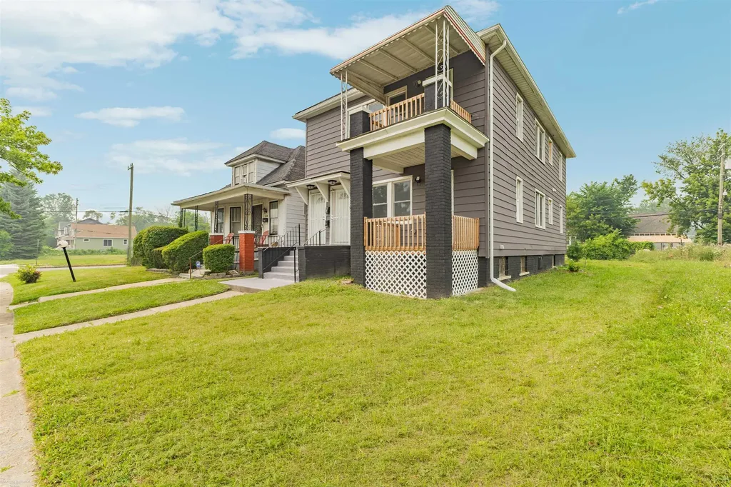 5392 Seebaldt Street Wayne City MI 48204