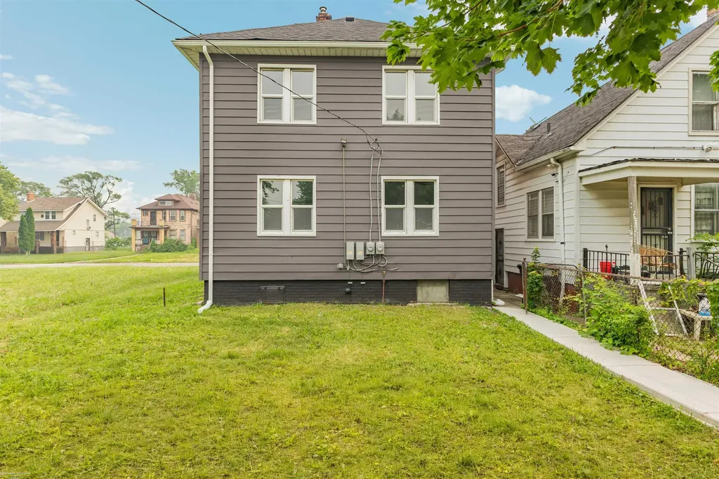 5392 Seebaldt Street Wayne City MI 48204