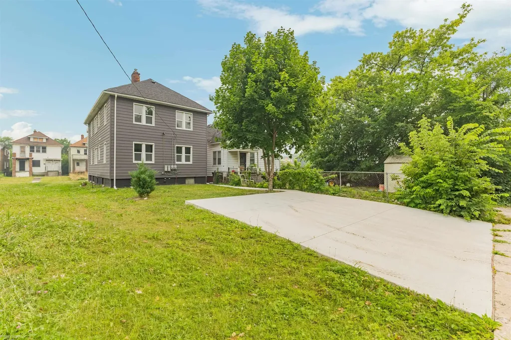 5392 Seebaldt Street Wayne City MI 48204