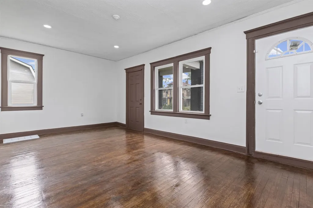 5392 Seebaldt Street Wayne City MI 48204