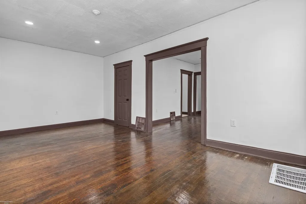 5392 Seebaldt Street Wayne City MI 48204