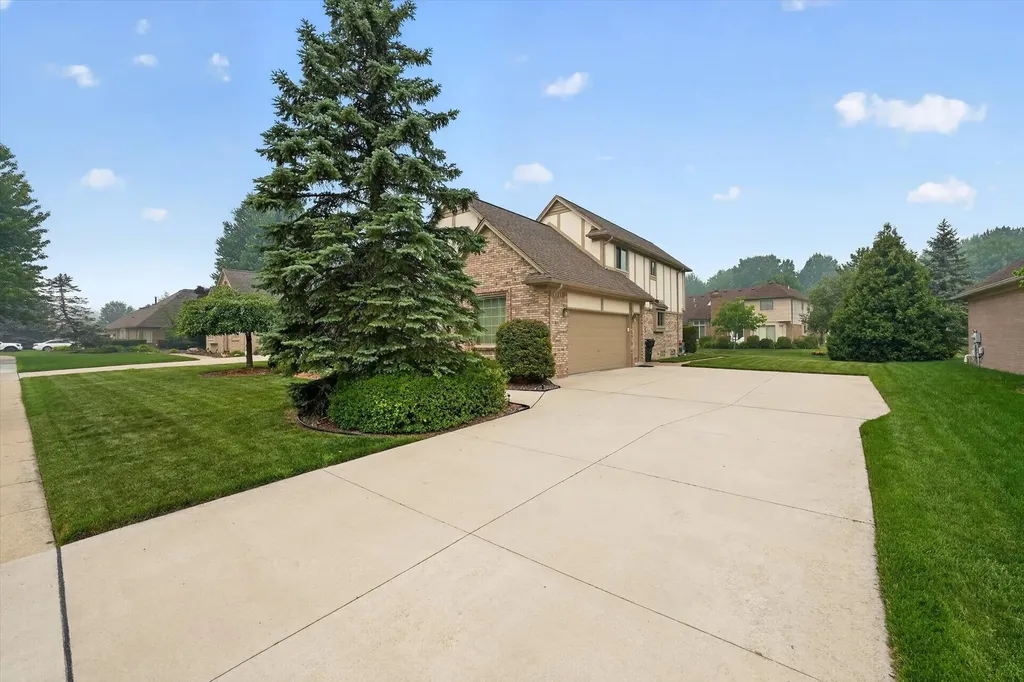 4379 Chablis Drive Sterling Heights City MI 48314