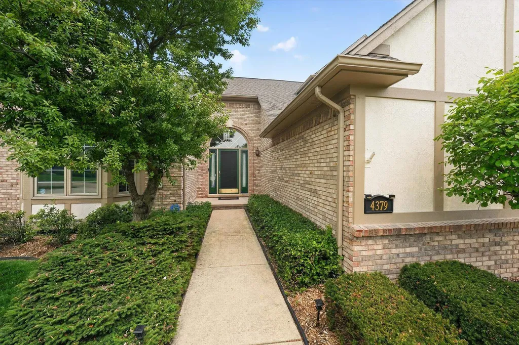 4379 Chablis Drive Sterling Heights City MI 48314