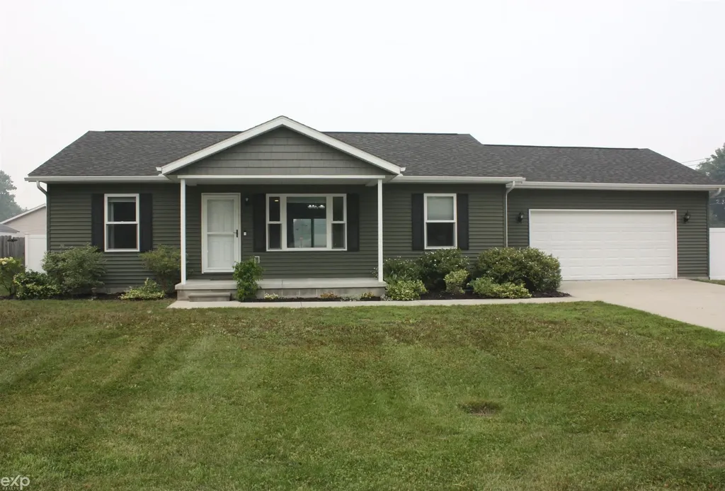 3616 Washington Street Burtchville Township MI 48059