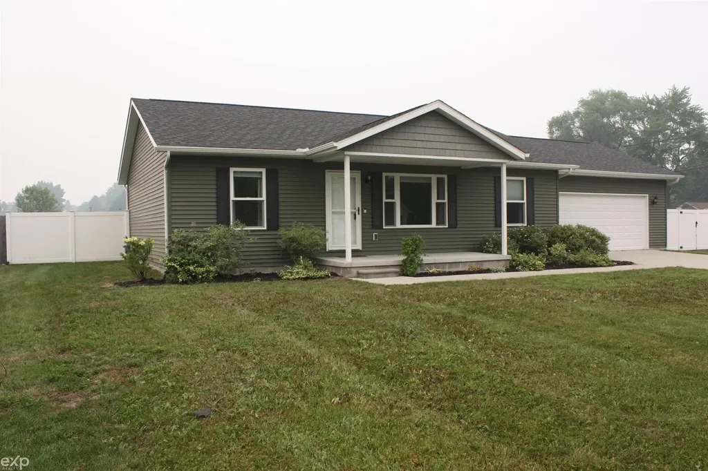 3616 Washington Street Burtchville Township MI 48059