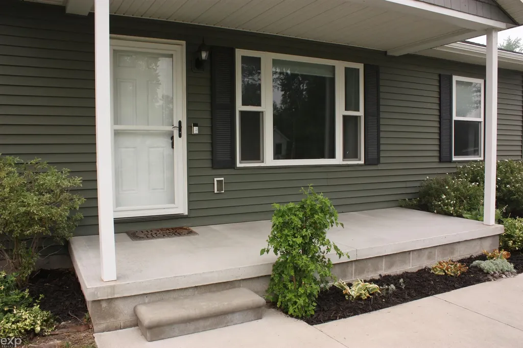 3616 Washington Street Burtchville Township MI 48059