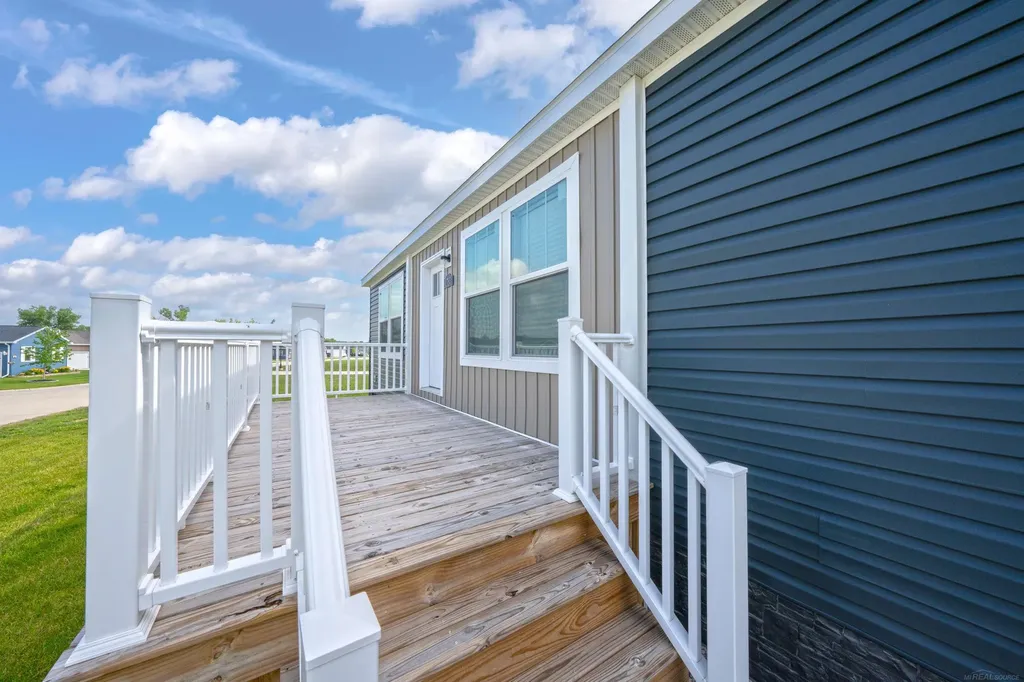 2785 Trade Winds Court Lapeer Township MI 48446