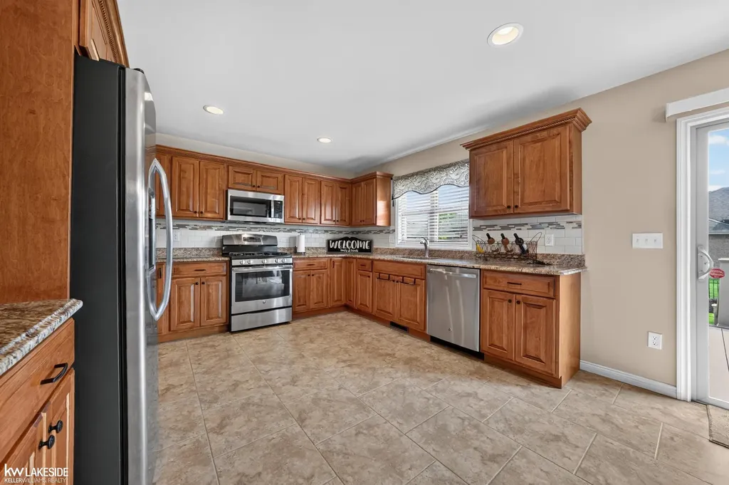 18508 Opal Drive Macomb Township MI 48042