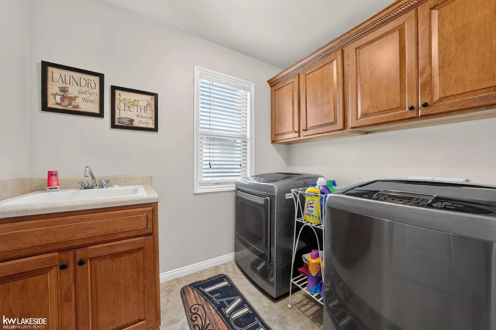 18508 Opal Drive Macomb Township MI 48042