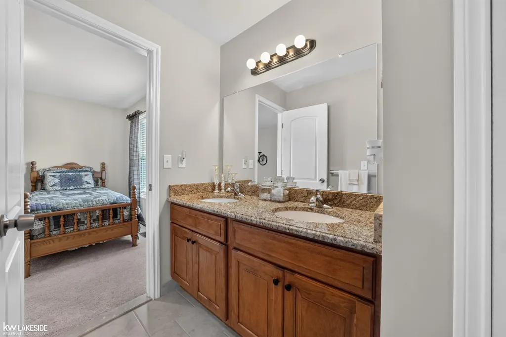 18508 Opal Drive Macomb Township MI 48042