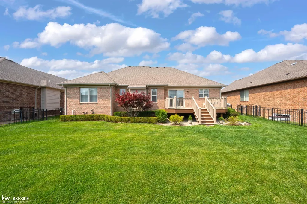 18508 Opal Drive Macomb Township MI 48042
