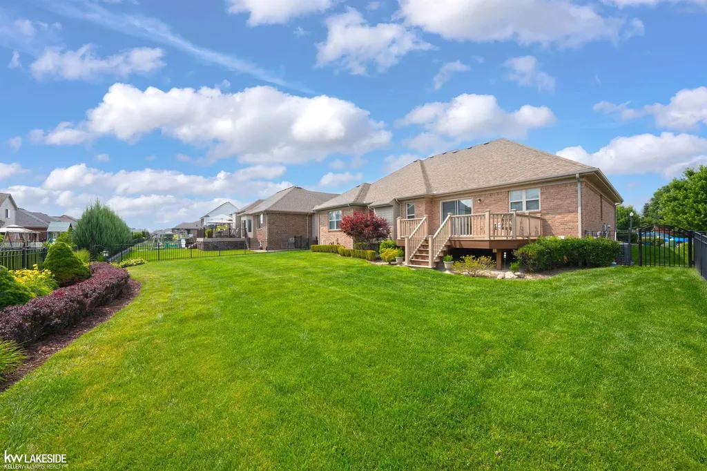 18508 Opal Drive Macomb Township MI 48042