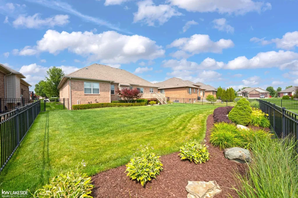 18508 Opal Drive Macomb Township MI 48042