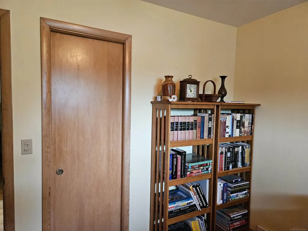517 W Colfax Hastings City MI 49058