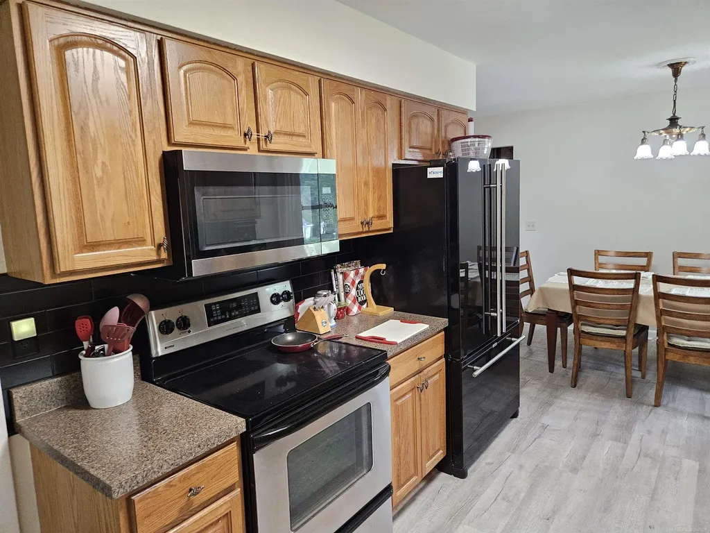 517 W Colfax Hastings City MI 49058
