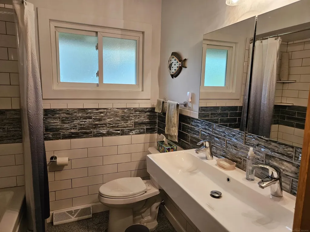517 W Colfax Hastings City MI 49058