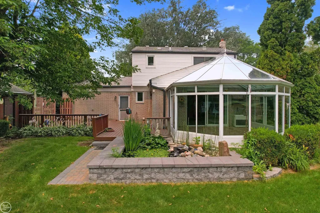 41970 Jason Drive Clinton Charter Township MI 48038