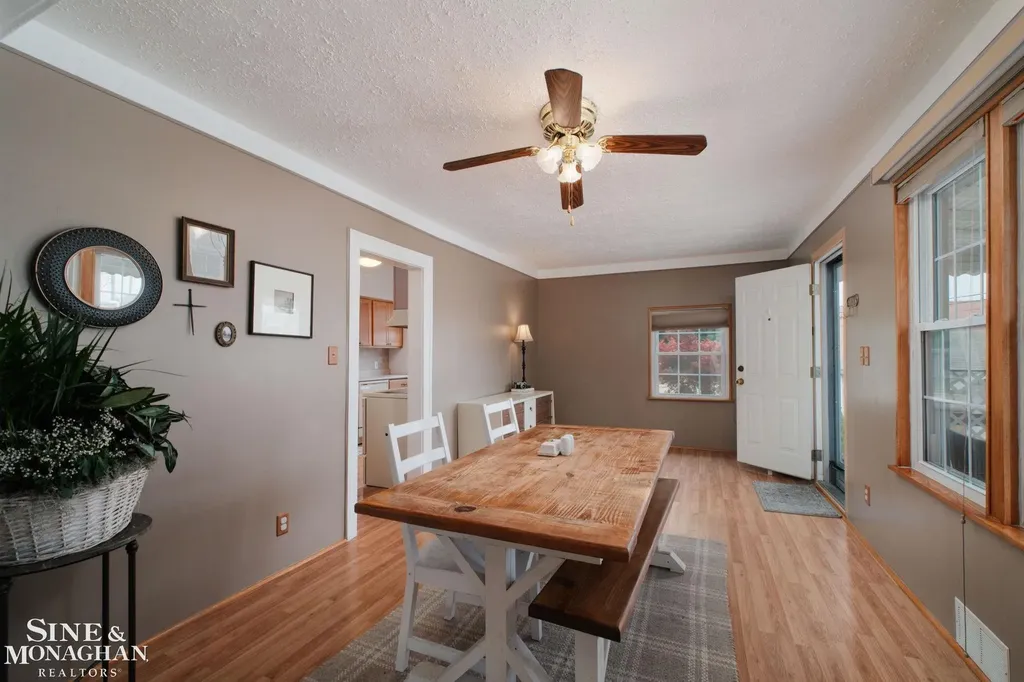 18083 Elizabeth Street Roseville City MI 48066