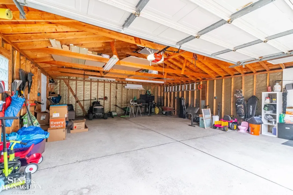18083 Elizabeth Street Roseville City MI 48066