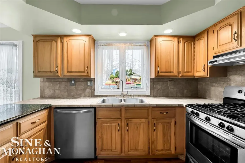 7252 Cardinal Road Clay Township MI 48001