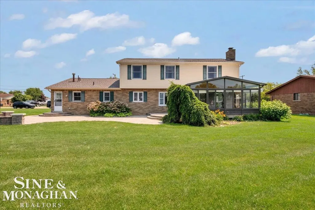7252 Cardinal Road Clay Township MI 48001